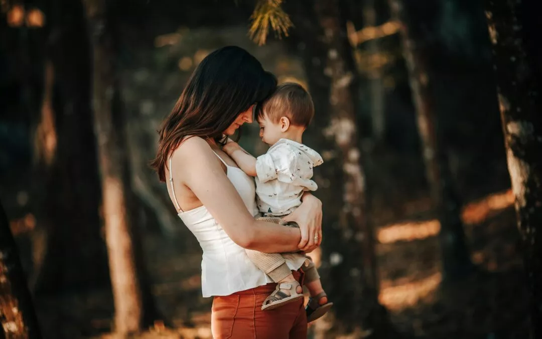 Wat baby’s echt nodig hebben: nabijheid, troost en responsiviteit